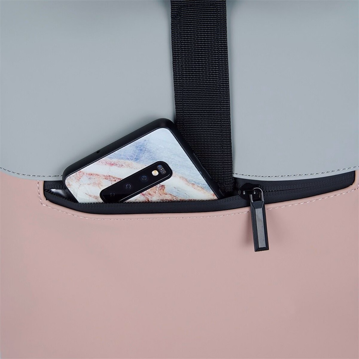 C15656ABB2BEFF2411DAAD370DBA2B257FB3DC09 Fane - Montgomery Rolltop Rucksack altrosa/grau