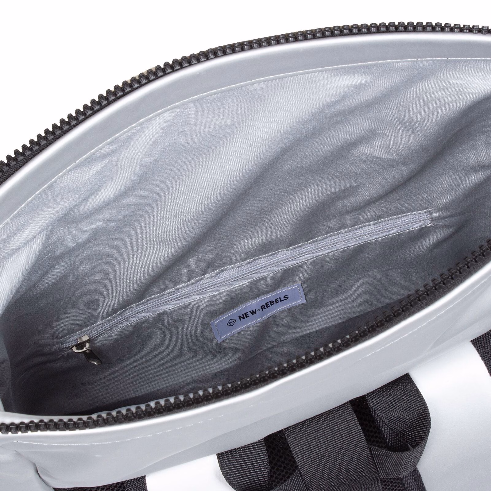 Mart - New York Rolltop Rucksack silber metallic