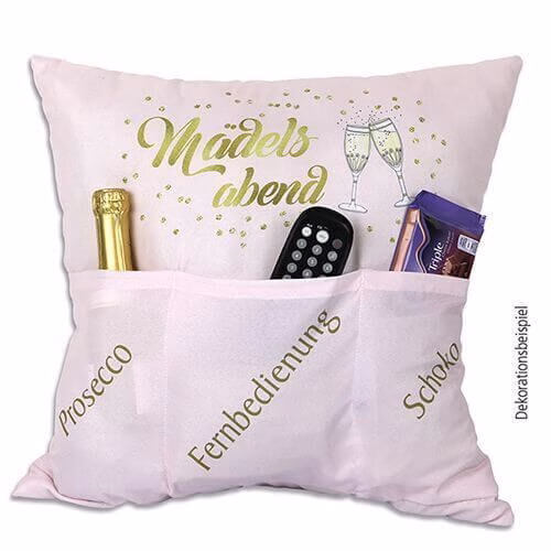 9576_01 Sofahelden All you need is Mädelsabend Kissen mit 3 Einstecktaschen