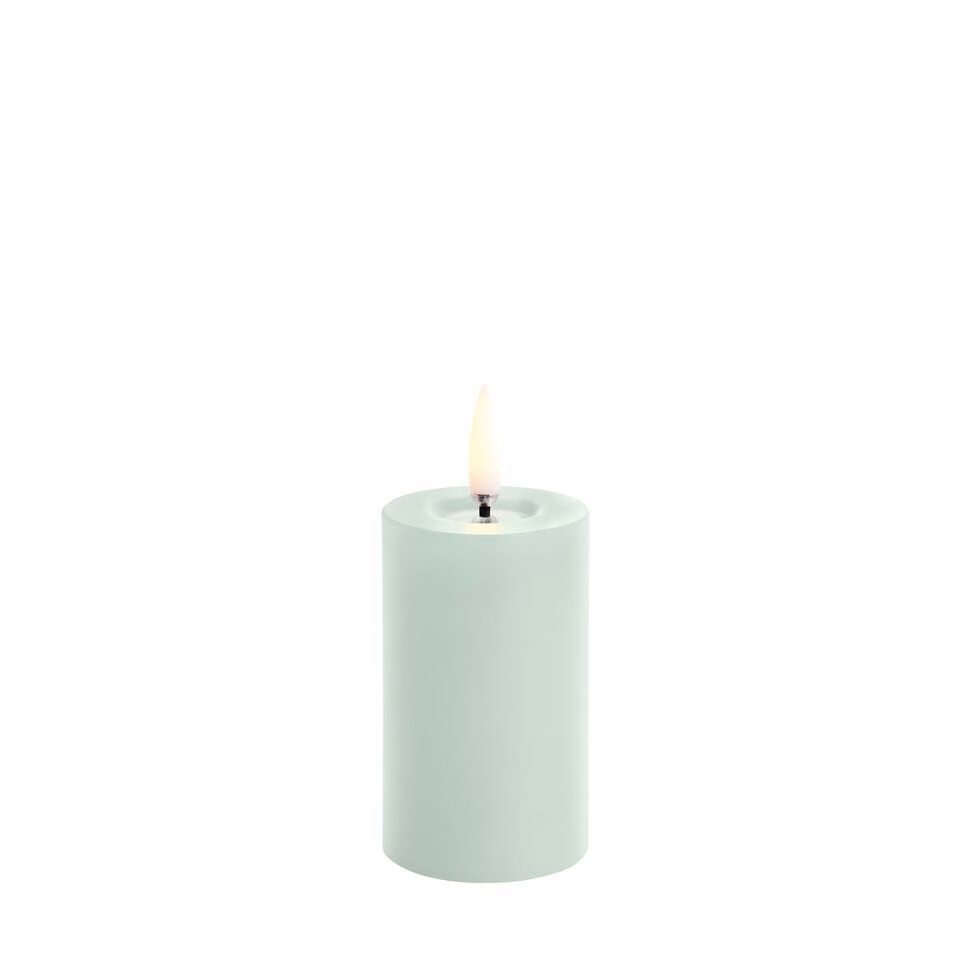 UL-PI-DGM0506_r1_no_glow Uyuni LED Stumpenkerze 5 x 7,5cm melted dusty green