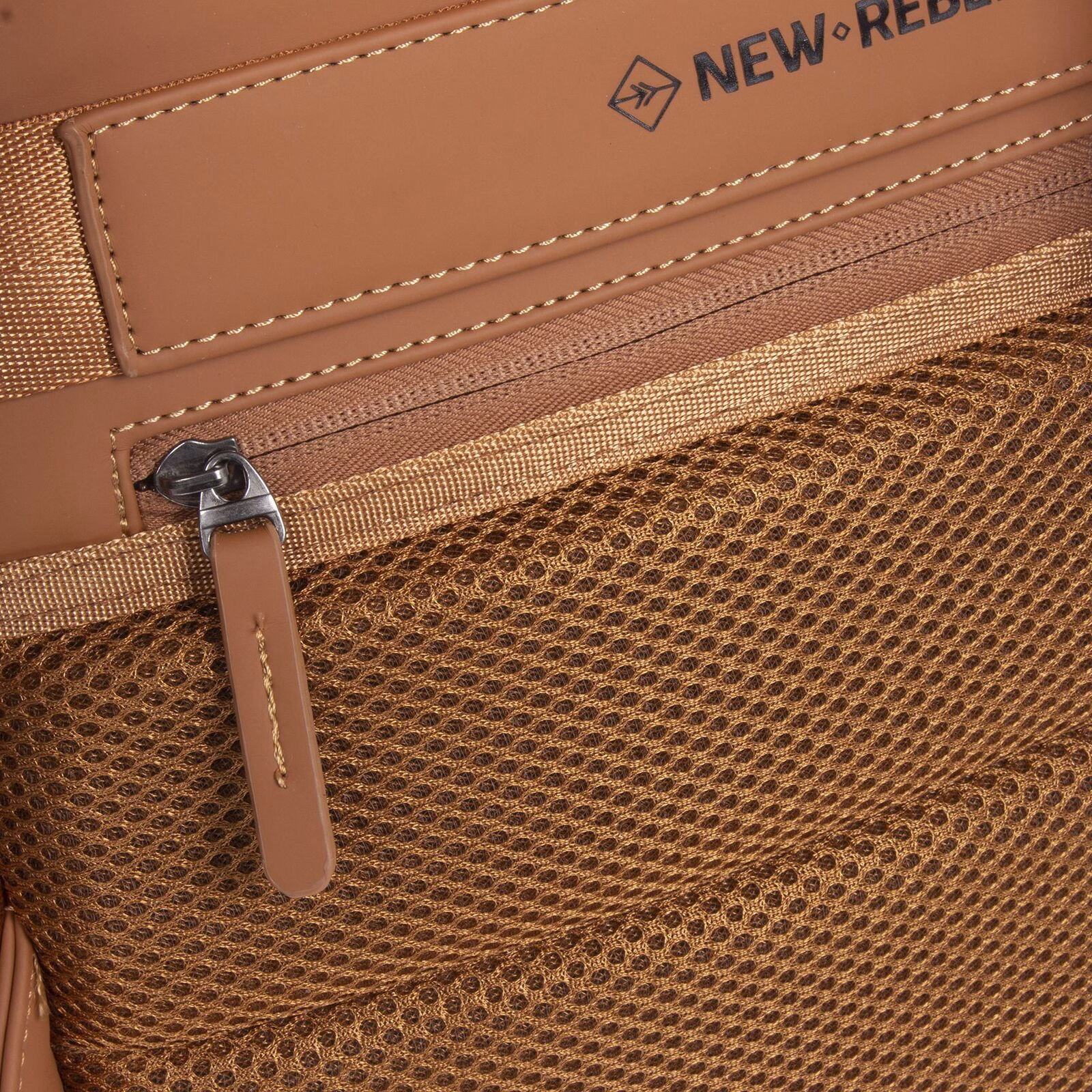 H3hX9s48 William - Riverside Rolltop Rucksack cognac