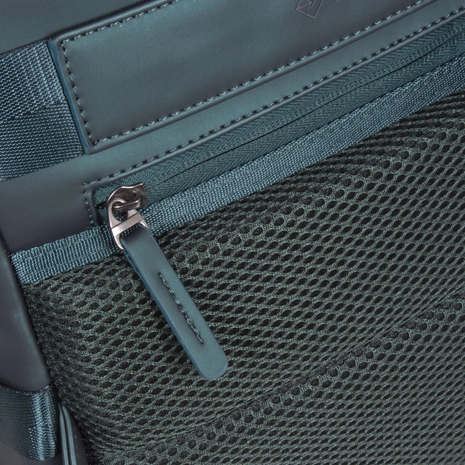 g49s1Hc8 William - Riverside Rolltop Rucksack dunkelgrün metallic