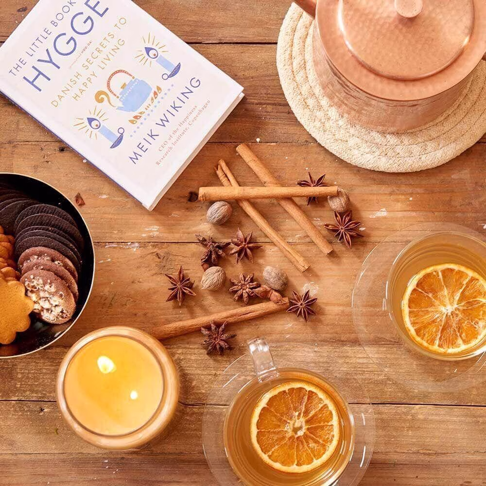 Village-Candle-Spiced-Honey-Tea-Hygge-Book Spiced Honey Tea 602g