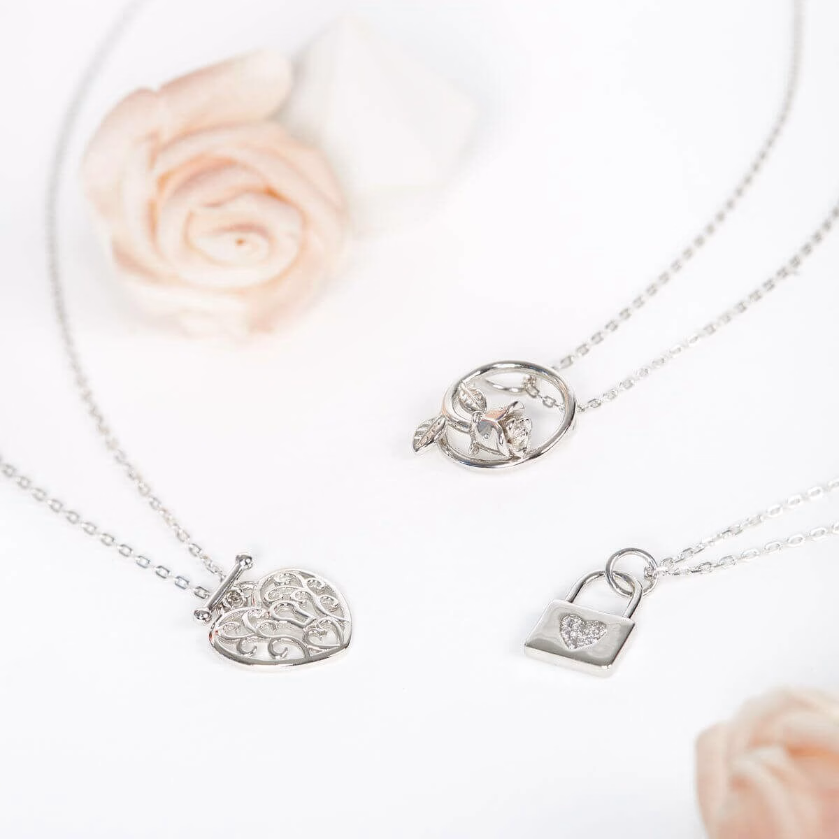 it-was-always-you-duftkerze-mit-schmuck-juwelkerze-gallery-pictures-2 Beispieldesign Anhänger