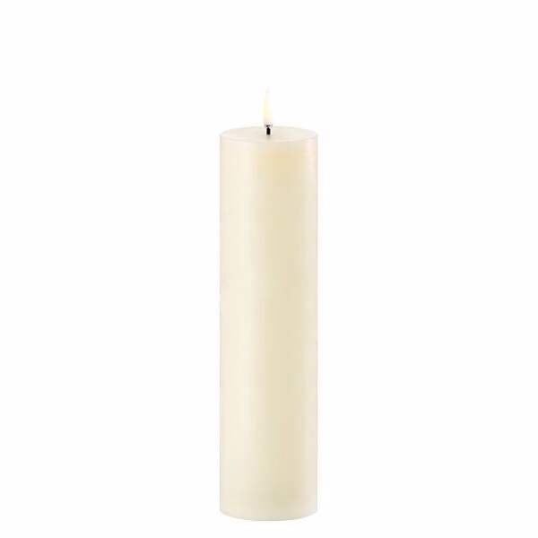 Uyuni LED Stumpenkerze 5,8 x 22cm ivory