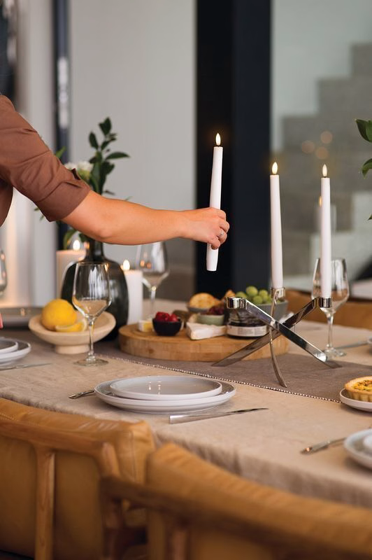 Taper-Candles-at-Dinner-small Uyuni LED Tafelkerze 20cm Ivory 2 Stück