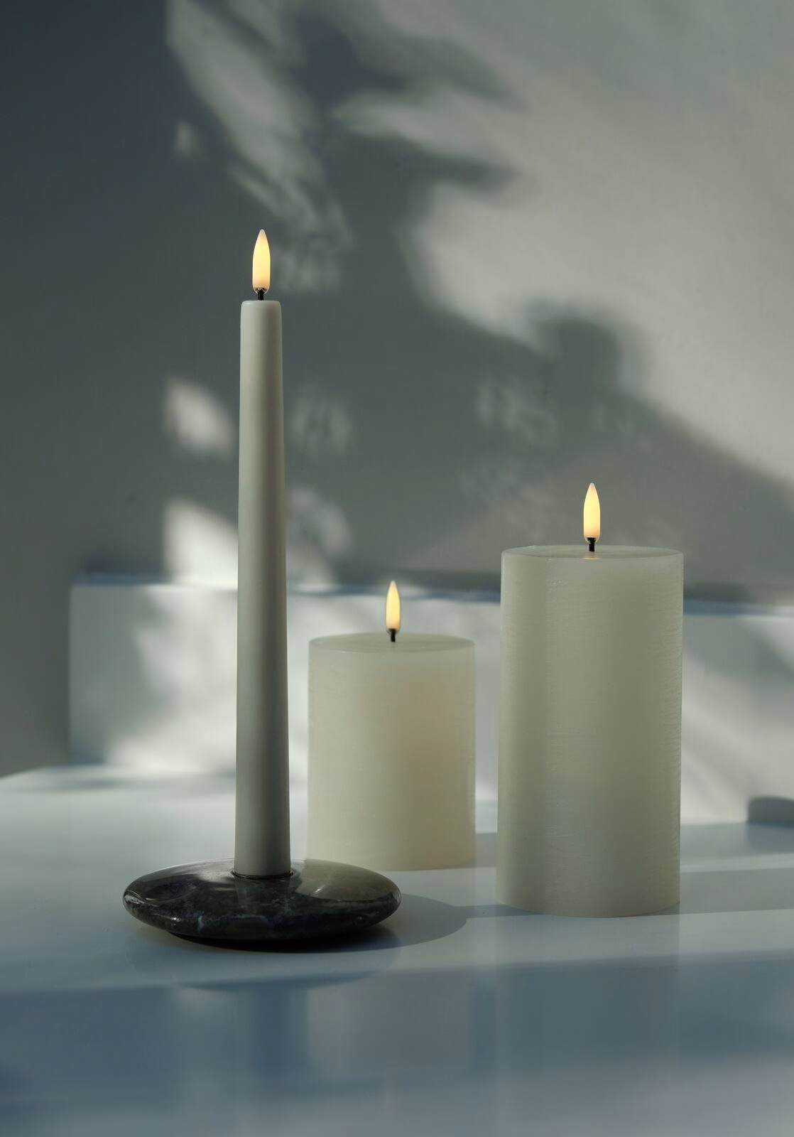Vanilla-Taper-and-Pillar-candles-with-a-chamber Uyuni LED Stumpenkerze 7,8x10cm Vanilla