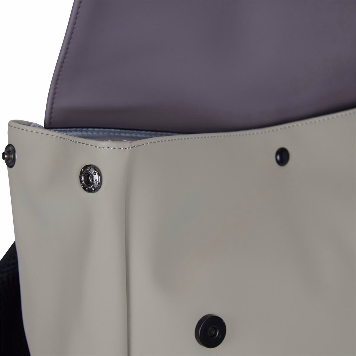 011CB5CBADC4B2CC2A25AAFC8DAE539C07C15BF9 Fane - Lincoln Flap Rucksack 17L altlila/beige