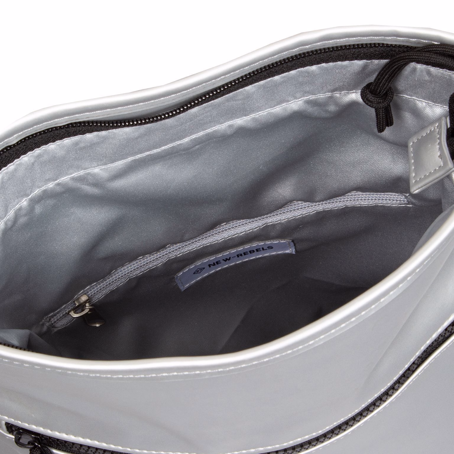 2qAb2nWY Mart - Los Angeles Rolltop Mini Rucksack silber metallic