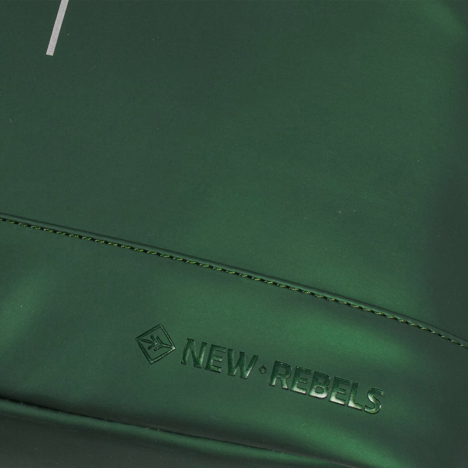 nJTUNrnQ Mart - New York Rolltop Rucksack grün metallic