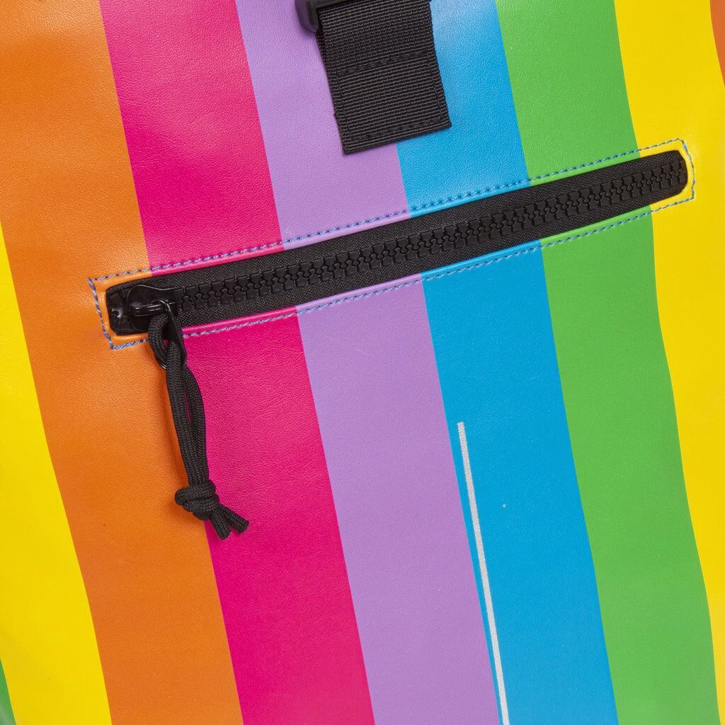 new-rebels-mart-rolltop-rucksack-rainbow-regenboge-3 Mart - New York Rolltop Rucksack rainbow
