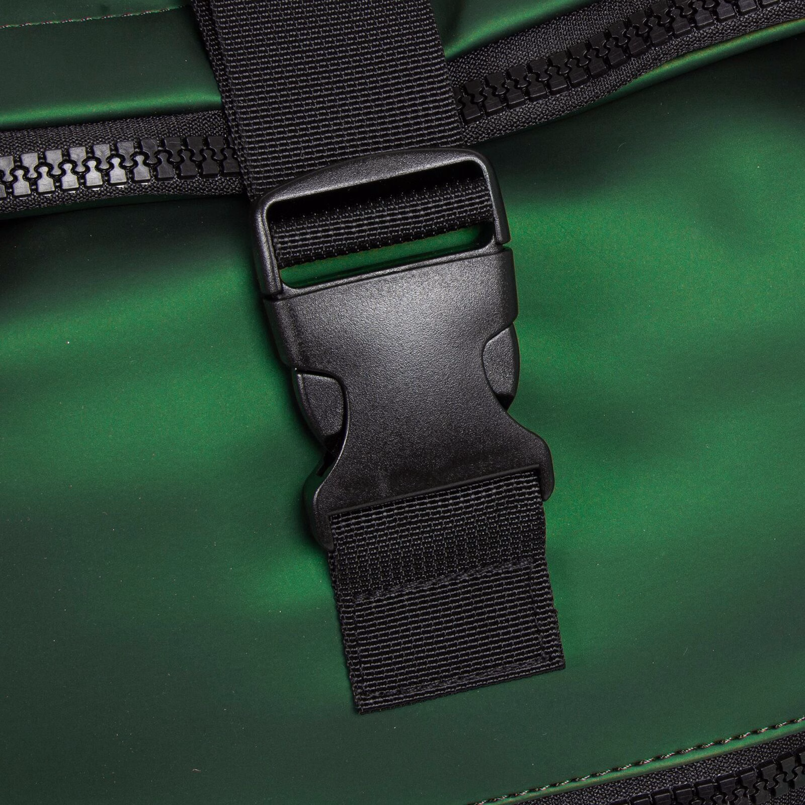 Mart - New York Rolltop Rucksack grün metallic