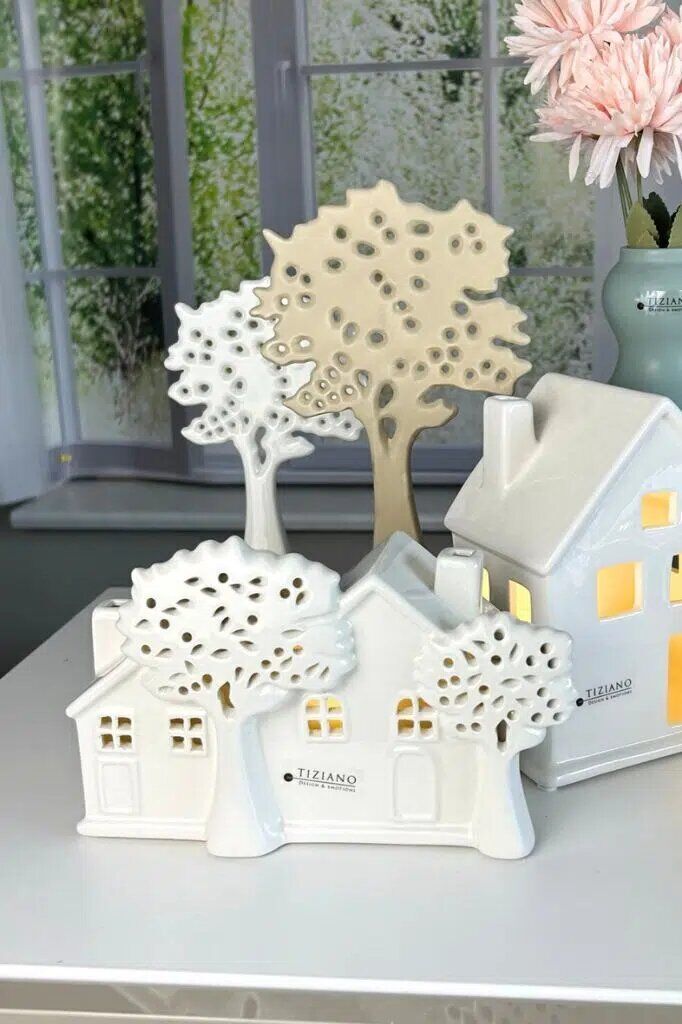 Doppelhaus Civorio mit Baum Vita 18cm LED cremeweiß Doppelhaus Civorio mit Baum Vita 18cm LED cremeweiß