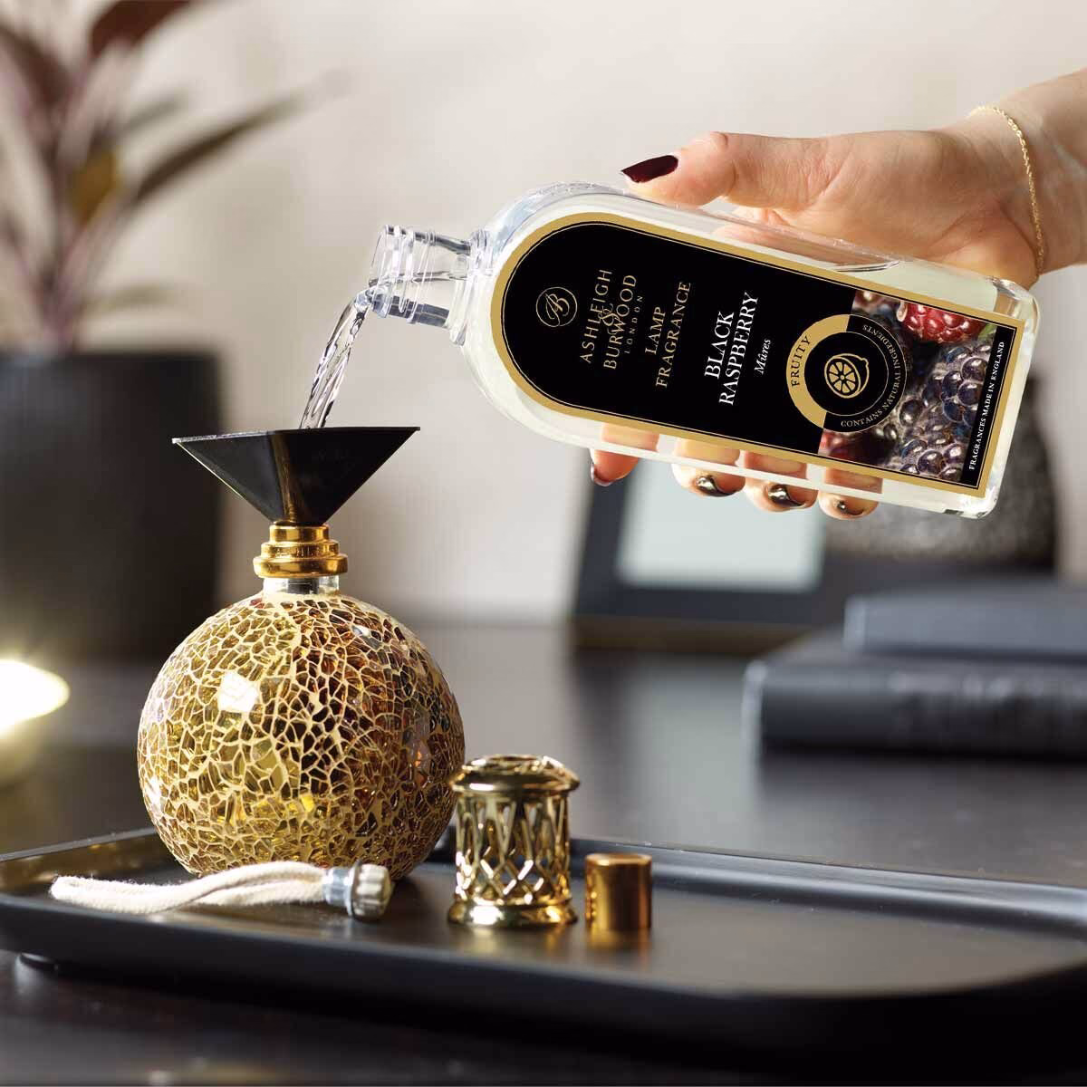 PFL1037-In-Use Black Raspberry 500ml Duftlampenöl Nachfüller