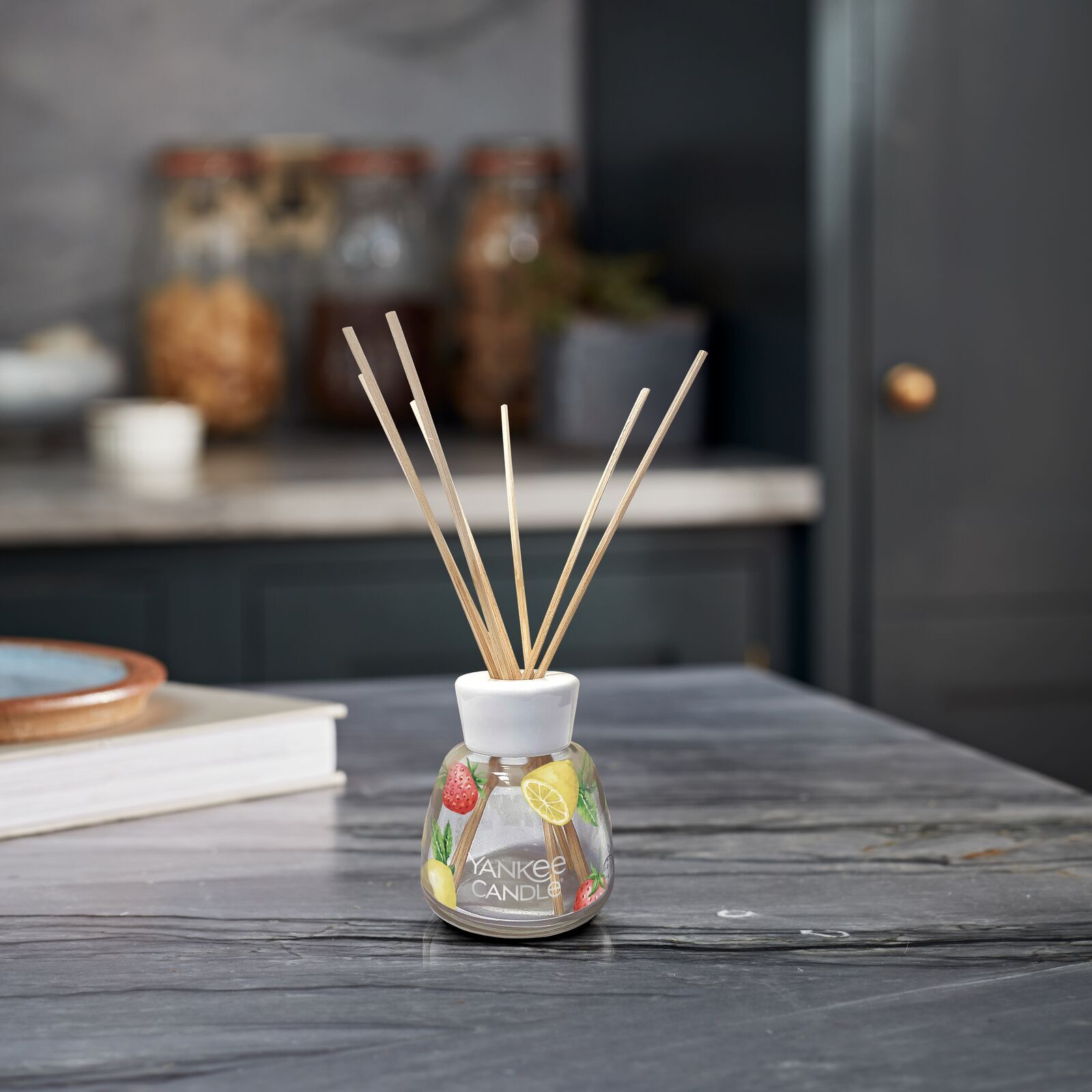 Iced Berry Lemonade Signature Reed Diffuser 100ml