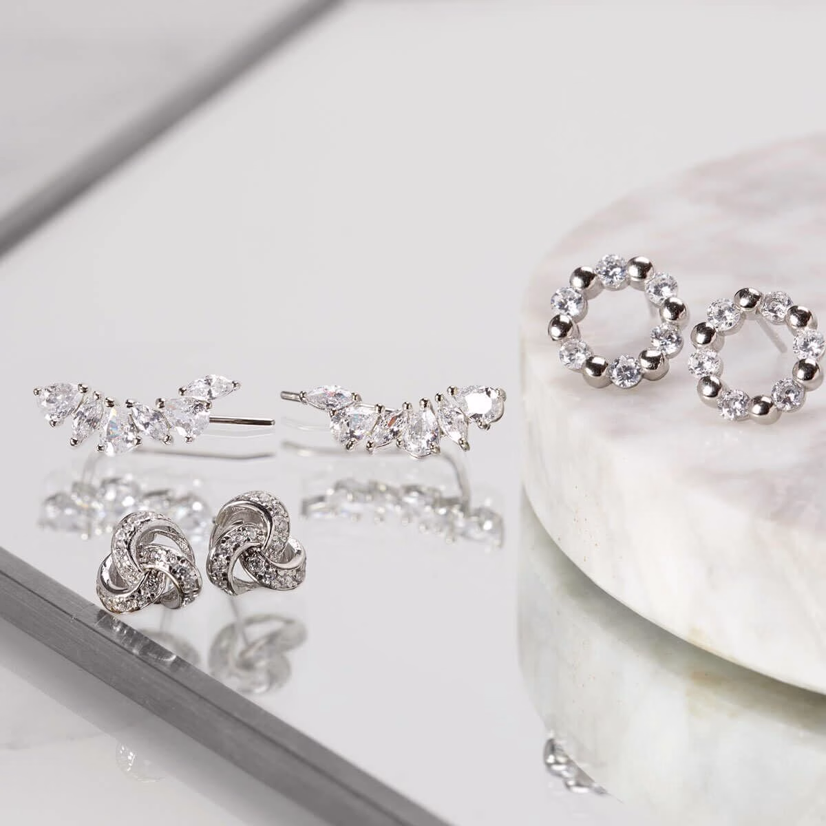 81d5c3ea012a293ce3377f3e6943b23743492e00_charming_scented_candle_with_jewel_jewelcandle_jewellery_gallery_4_4ed9086f-1f9a-43b3-a113-a9873561bd2a_2048x Charming (Halskette) 400g Luxury Edition