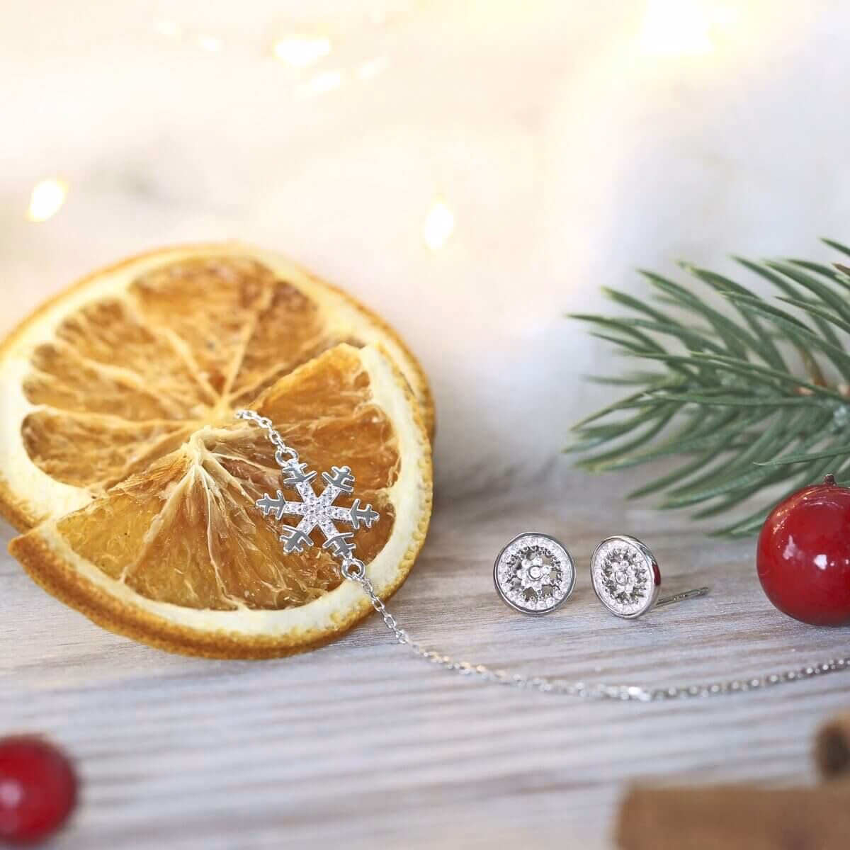 e003f03df88e613ebdfb7d2b7f77534ea7c6153a_spicy_christmas_scented_candle_with_jewel_jewelcandle_gallery_1_c9acab66-4c6a-448c-abd5-c68bc81c44f9 Spicy Christmas (Ohrringe) 400g