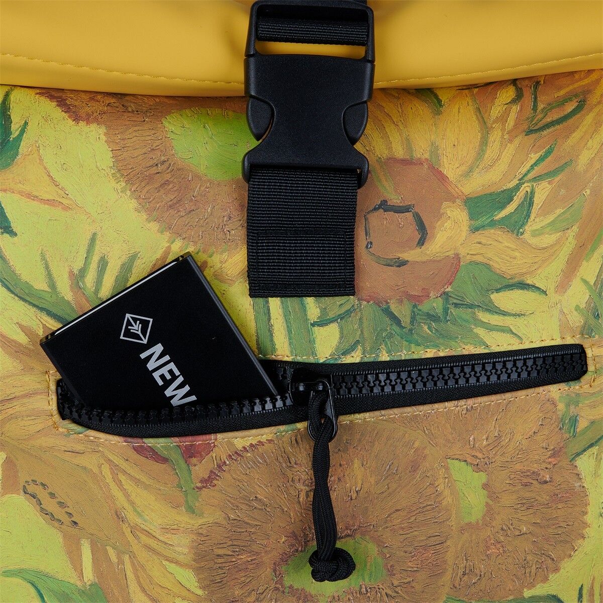 A0B73B8BDA8646EE03F3F2D59A3AD60B36B6CBFA Mart - New York Rolltop Rucksack Sun Flower