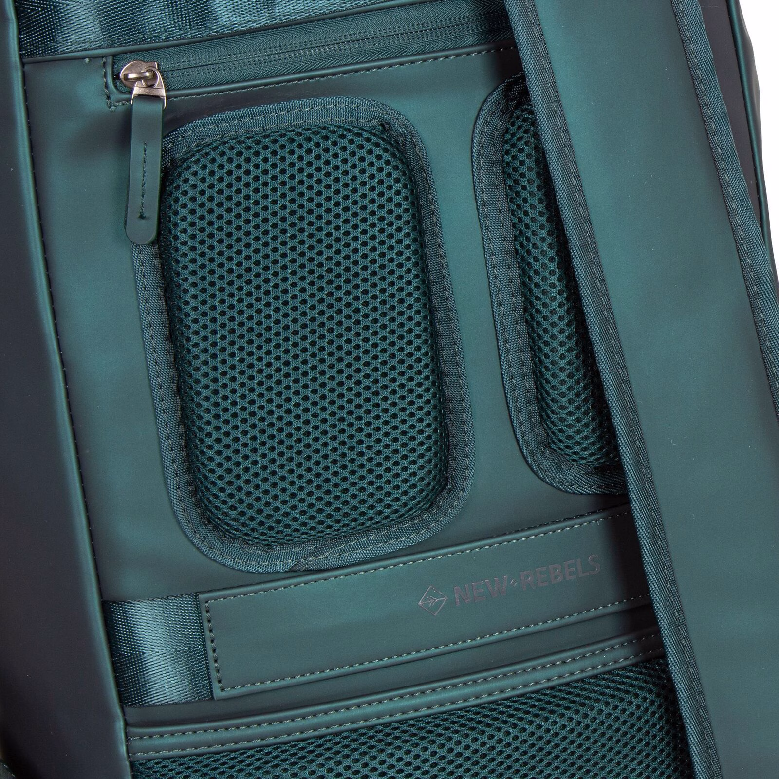 VB8DoohA Harper - Queens Rucksack grün metallic