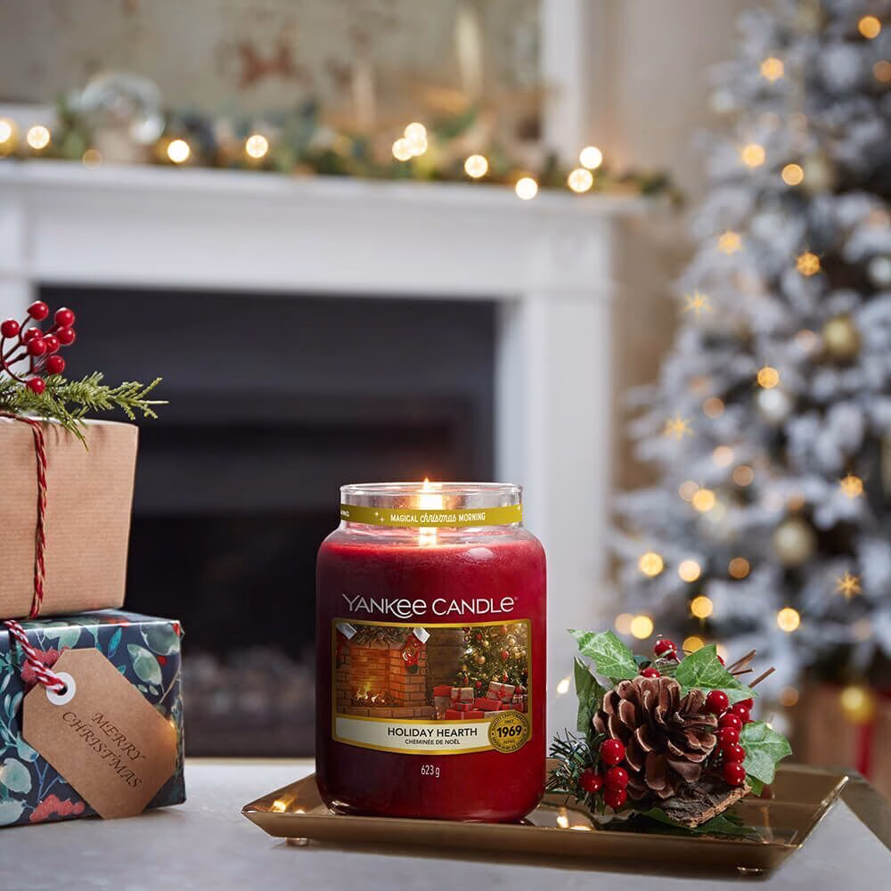 Yankee-Candle-Magical-Christmas-Morning6207-Holiday-Hearth-Main Holiday Hearth 623g