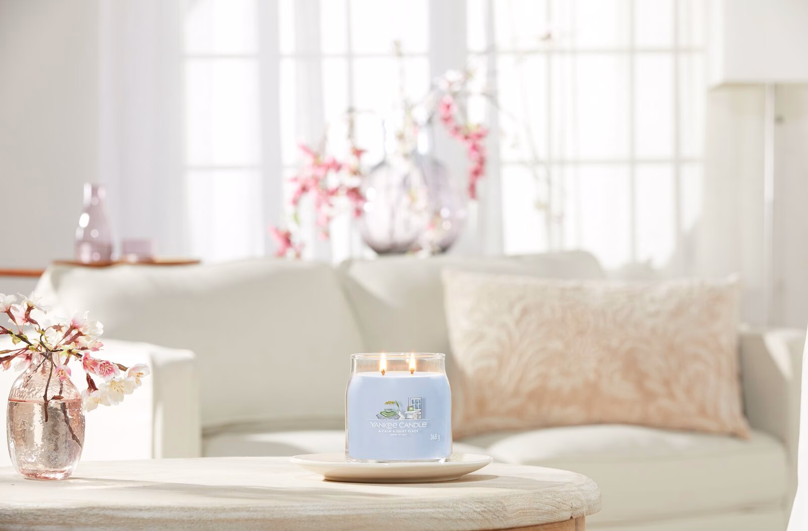 A Calm & Quiet Place Signature Medium Jar 368g 2-Docht