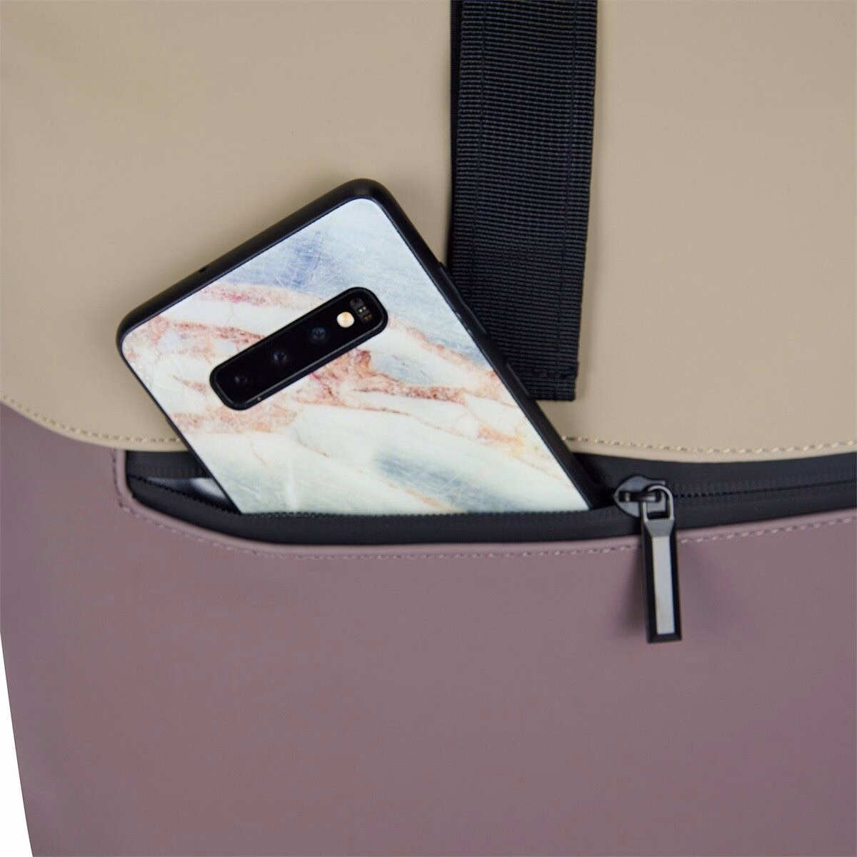 5540AC39BBED05D1B3B42A26A5AC4DDC98D7D5D2 Fane - Montgomery Rolltop Rucksack altlila/beige