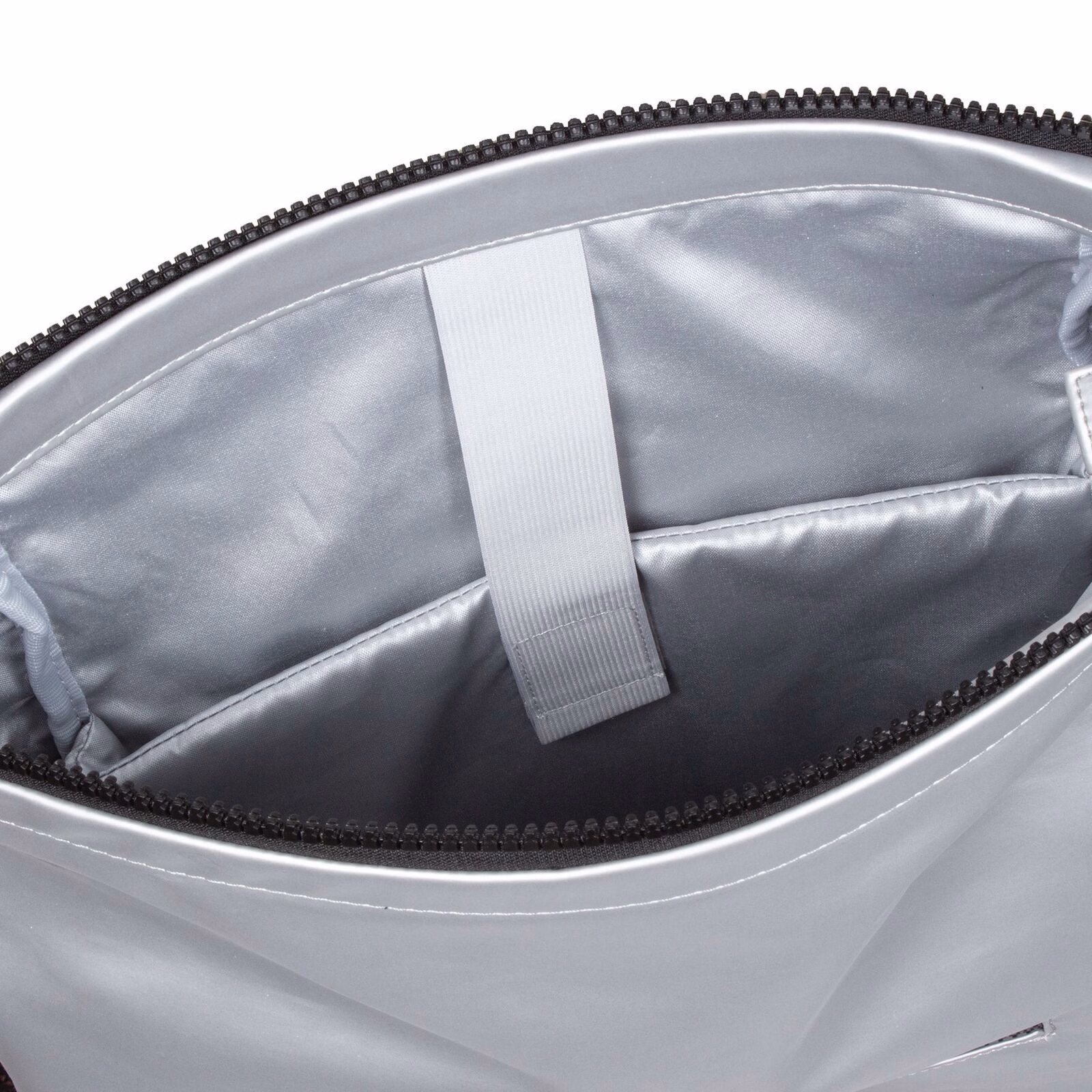2fajCnWg Mart - New York Rolltop Rucksack silber metallic