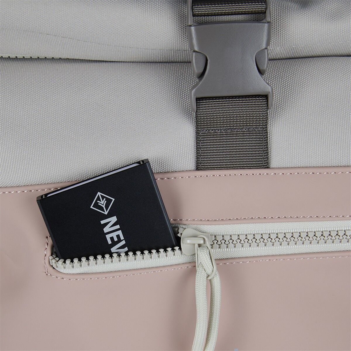 491440A7378722CE785EE7862EFEA22D655EB577 Backham - New York Rolltop Rucksack altrosa