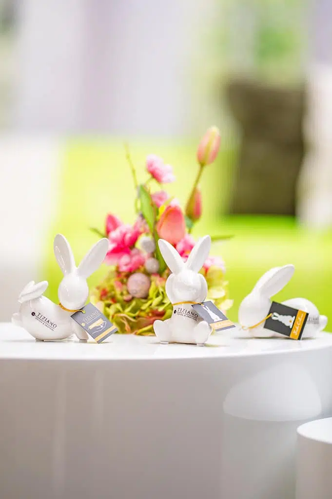 Hase Fabrio liegend creme 10cm