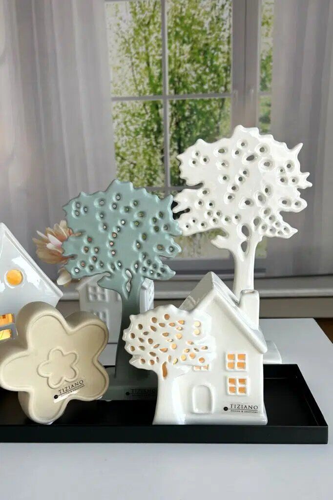 Lichthaus Civorio mit Baum Vita klein LED cremeweiß