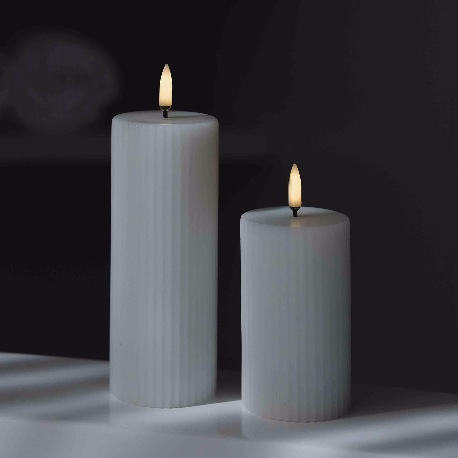 Uyuni LED Stumpenkerze 5,8x10cm Nordic White geriffelt