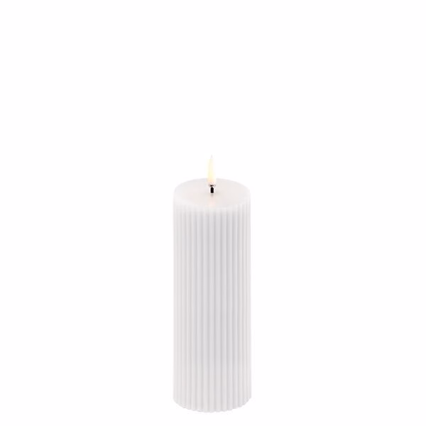 UL-PI-NWG06015 Uyuni LED Stumpenkerze 5,8x15cm Nordic White geriffelt