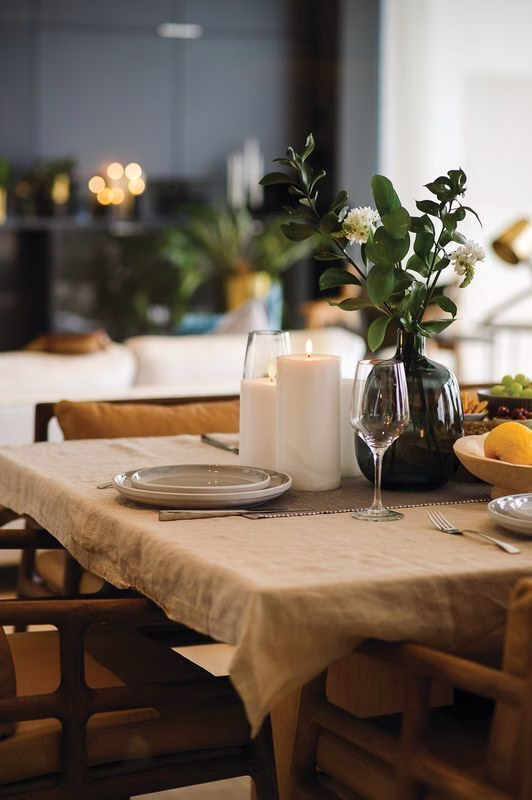 Pillar-Candles-nordic-white-linen-dining-table-small Uyuni LED Stumpenkerze 5 x 4,5cm melted nordic white