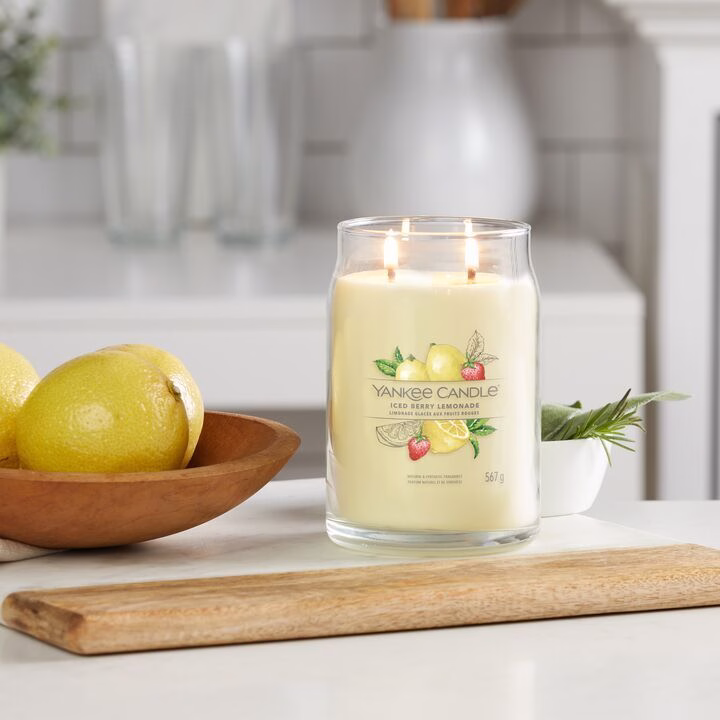 Iced-Berry-Lemonade_enviro-3 Iced Berry Lemonade Signature Large Jar 567g 2-Docht