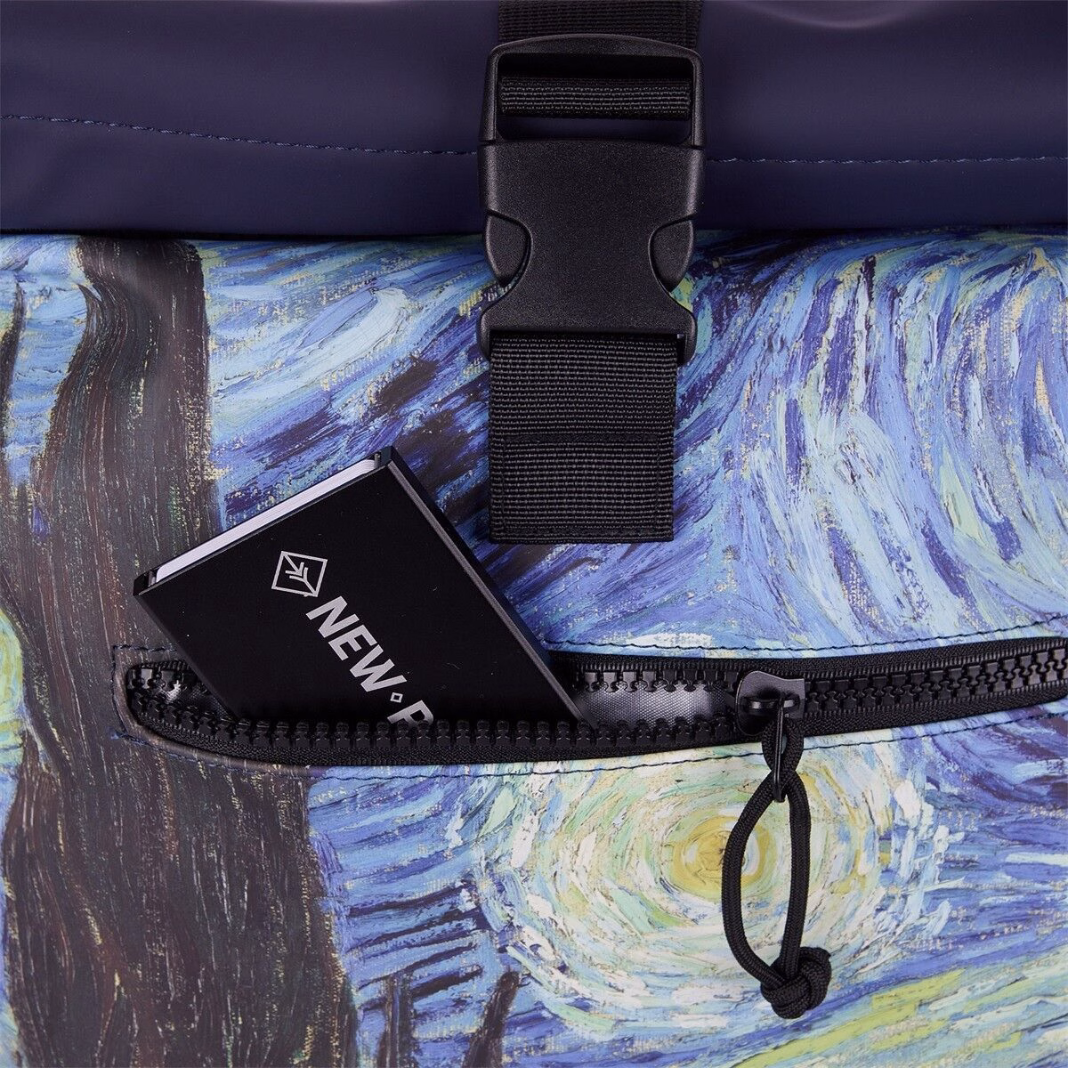 4DA61254EAE8BE840C0D94BBD2C8779AA8F90DDC Mart - New York Rolltop Rucksack Starry Night